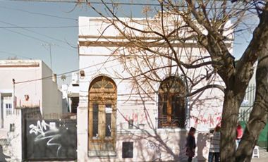 Casa antigua para refaccionar en Moreno centro sobre Lote de 9x40.