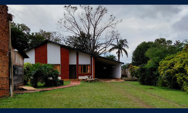 Inmueble Mixto de Gran Escala: Vivienda, Local y Departamento en Aristóbulo del Valle