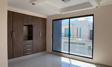 CASA EN VENTA EN LA COLONIA REMES EN VERACRUZ,VER.