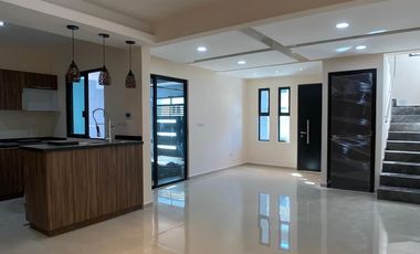 CASA EN VENTA EN LA COLONIA REMES EN VERACRUZ,VER.