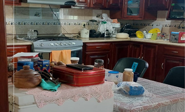 CASA-HABITACIÓN CON BODEGA EN VENTA, LOS SAUCES, TEPIC.(F)