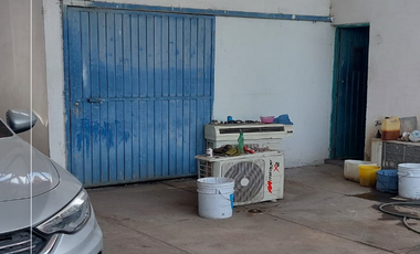 CASA-HABITACIÓN CON BODEGA EN VENTA, LOS SAUCES, TEPIC.(F)