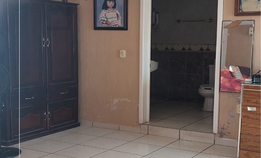 CASA-HABITACIÓN CON BODEGA EN VENTA, LOS SAUCES, TEPIC.(F)