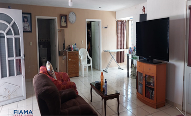 CASA-HABITACIÓN CON BODEGA EN VENTA, LOS SAUCES, TEPIC.(F)