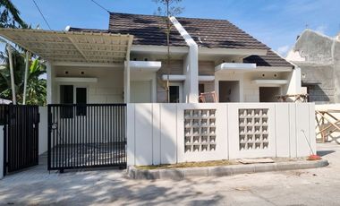 RUMAH CANTIK MODERN SIAP HUNI FREE PAJAK SHM DI PERUMAHAN MEWAH