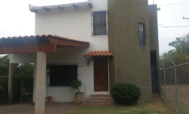 Casa en RENTA  en la zona del Cárcamo a unos metros de la SEG en Arboledas