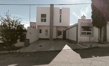 Casa  en Venta en la Zarco, Nueva.