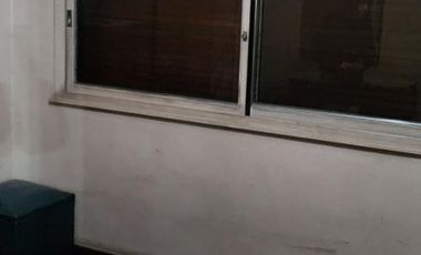 EXCELENTE CHALET DE 5 AMBIENTES .