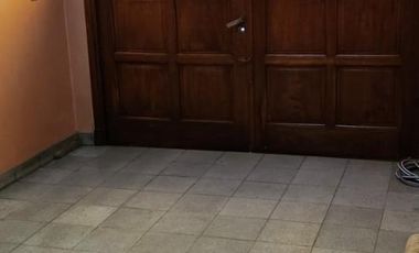 EXCELENTE CHALET DE 5 AMBIENTES .