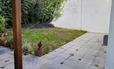 EXCELENTE CHALET DE 5 AMBIENTES .