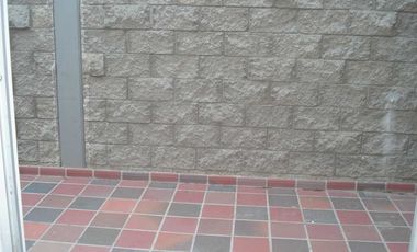 COMODO APARTAMENTO PRIMER PISO