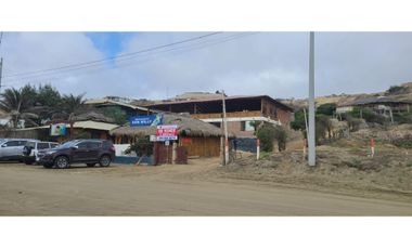 Venta de terreno con restaurante y departamentos  Playa Sta Marianita.