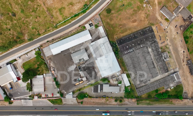 Venta de Terreno con edificaciones - Plaza Comercial -  Vía a Montecristi - Manta