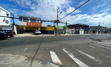 Local comercial en avenida principal al sur de Manta