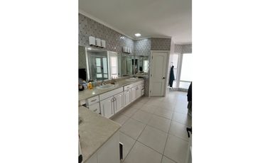 SE VENDE CASA EN COSTA DEL ESTE
