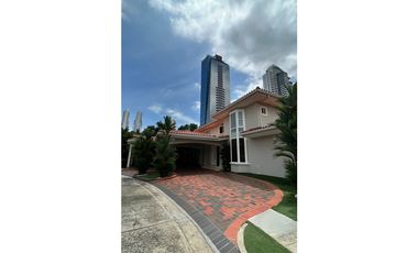 SE VENDE CASA EN COSTA DEL ESTE