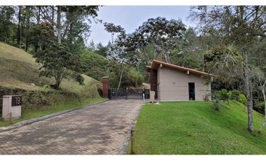 Venta de Lote En Unidad Cerrada Juanito Laguna El Retiro