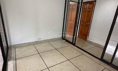 apartamento en arriendo en patio bonito. Cod A776031