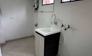apartamento en arriendo en patio bonito. Cod A776031