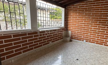 apartamento en arriendo en patio bonito. Cod A776031