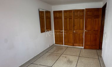 apartamento en arriendo en patio bonito. Cod A776031