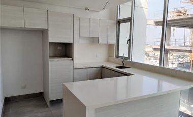 Suite de venta en el Edificio Agora 21, sector Mall del Sol, 1 parqueo.