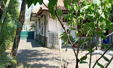 DISEWAKAN RUMAH COCOK BUAT RESTO DLL @ JL RIAU BANDUNG