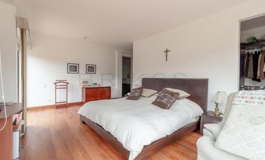 casa en arriendo/venta en la calera. Cod V6444