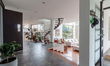 casa en arriendo/venta en la calera. Cod V6444