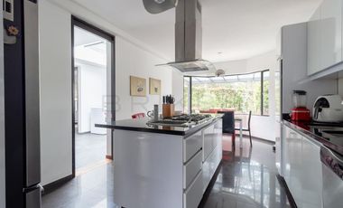 casa en arriendo/venta en la calera. Cod V6444