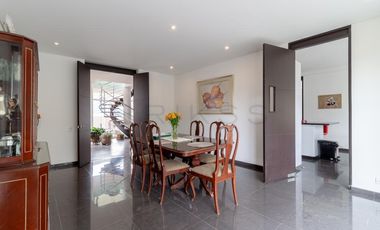 casa en arriendo/venta en la calera. Cod V6444