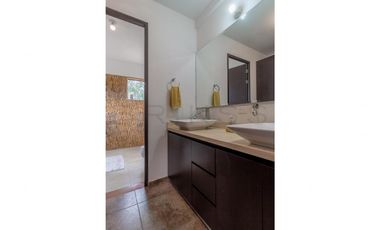casa en arriendo/venta en la calera. Cod V6444