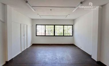 SE ALQUILA Oficina Comercial Espacio Co Working 800 m2 Centro Mendoza