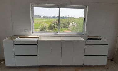 CASA A ESTRENAR FRENTE AL RIO  AL LADO DE COUNTRY SOLARES DE PAUCKE. AUTOPISTA SANTA FE -ROSARIO