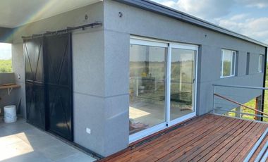 CASA A ESTRENAR FRENTE AL RIO  AL LADO DE COUNTRY SOLARES DE PAUCKE. AUTOPISTA SANTA FE -ROSARIO