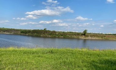 CASA A ESTRENAR FRENTE AL RIO  AL LADO DE COUNTRY SOLARES DE PAUCKE. AUTOPISTA SANTA FE -ROSARIO