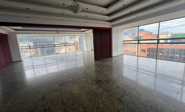 edificio en arriendo/venta en el chico. Cod A700202