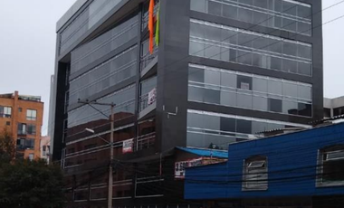 edificio en arriendo/venta en el chico. Cod A700202