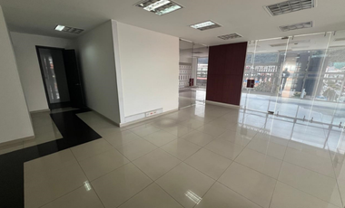 edificio en arriendo/venta en el chico. Cod A700202