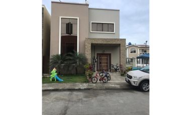 Casa en Venta, Urbanización Palmeras, Machala