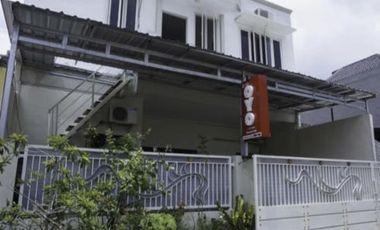 Dijual cepat Rumah 2 lantai 9kt dan 8km di Jln. Simpang Darmo permai Selatan SURABAYA