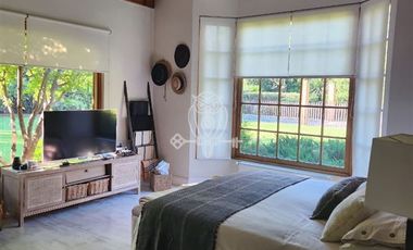 Casa estilo ingles en venta de 7 dorm. las brisas en Colina