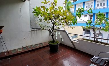 Rumah di lingkungan prestige Interkon Kebun Jeruk dijual