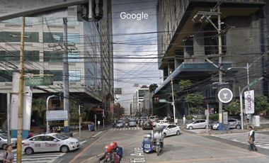 Rush Sale ! Prime Location in Makati: Old Building located at Makati Avenue, Makati City