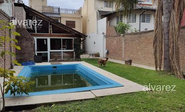 Casa  10 Ambientes Venta Caseros Ideal 2 Familias