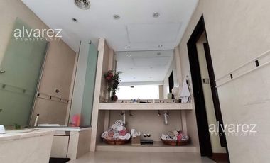 Casa  10 Ambientes Venta Caseros Ideal 2 Familias