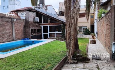 Casa  10 Ambientes Venta Caseros Ideal 2 Familias