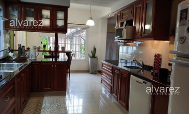 Casa  10 Ambientes Venta Caseros Ideal 2 Familias