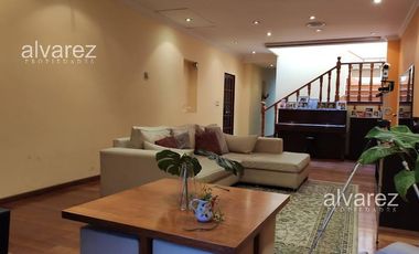 Casa  10 Ambientes Venta Caseros Ideal 2 Familias