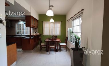 Casa  10 Ambientes Venta Caseros Ideal 2 Familias